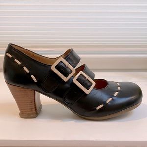 Stunning JOHN FLUEVOG Mary Janes NEW 7.5 Shoes